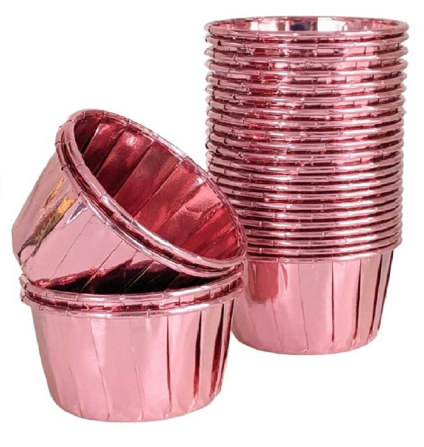 Muffin Kek Kapsülü Rose Gold 25'li - Muffin / Kek Kapsülü rose gold renkte, 5 cm çapında, 4 cm yüksekliğindedir.
Altın cupcake kek kapsülü yağlı kağıttan yapılmıştır. Kekin kolaylıkla pişmesi ve çıkarılması için idealdir. Organizasyonlarda masalarınızı renklendirecek muffin kek kapsülüdür.
Muffin Kek Kapsülün kırmızı, yeşil, sarı, kraft ve puantiyeli renkleri mevcuttur.