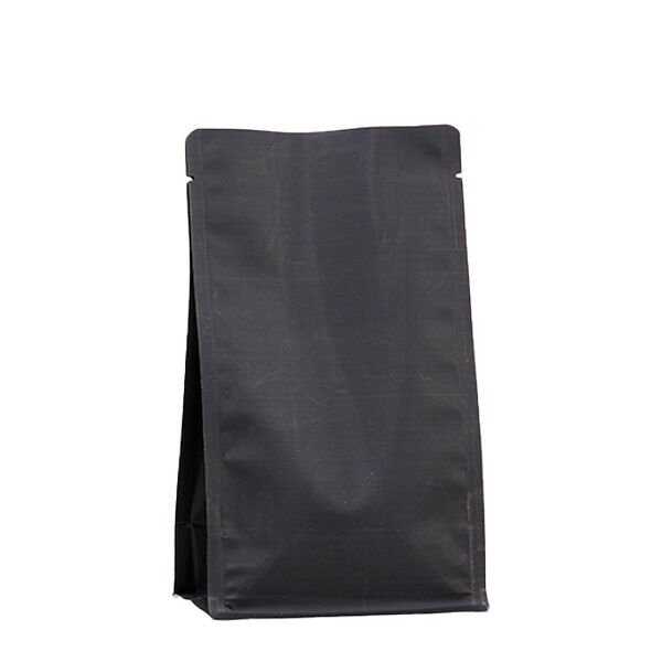 Mat Siyah Metalize Kilitsiz Flat Bottom 11.5x20x8 cm - 250 gr - Mat Siyah Metalize Kilitsiz Flat Bottom, eni 11,5 cm, boyu 20 cm uzunluğunda ve yaklaşık 250gr ürün almaktadır. Ürün gramajı, içine konulacak ürüne göre değişebilmektedir. Yandan ve alttan körüklü, gıda ile temasa uygun kilitsiz torbadır.

Mat Siyah Kilitsiz Torba, açık satılan tüm ürünlerde kullanılabileceği gibi, ağız yapıştırma makinası ile kapatılıp, kapalı ambalaj haline getirebilir. Siyah Metalize Box Pouch yeni nesil bir ürün olup, çevre dostu paketleyeme imkan sağlamaktadır. Açık satılan tüm ürünlerde kullanılabileceği gibi, ağız yapıştırma makinesi ile ısı uygulanarak ağzı kapatılıp, kapalı ambalaj haline de getirilebilir.

KP-DYP-030 ürün kodlu Siyah Bağlama Teli ayrıca satılmaktadır. Uyumlu ürün: Kılıfsız Flat Bottom Siyah Bağlama Teli 16 cm.

Çekilmiş kahve, kahve çekirdeği, kuruyemiş, baharat, bitki çayları, şekerleme, evcil hayvan yemleri, bakliyat, kuru gıda, çikolata vb. kullanım alanları bulunmaktadır.