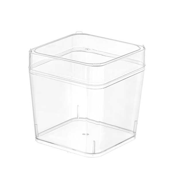 Milano Kapaklı Plastik Kare Tatlı Kabı 250 cc - Ağız çapı 7,5 cm, taban çapı 6,7 cm, yükseklik kapak hariç 6,5 cm kapak ile beraber 8 cm uzunluğunda, 250 cc hacminde plastik kare şeffaf tatlı kabıdır.

Aperatif yiyeceklerin sunumunda kullanabileceğiniz şık bir çözümdür. Kap ve kapak birlikte satılmaktadır.

Muhallebi, aşure, magnolia, supangle, tiramisu gibi porsiyonluk tatlılar, meyve salatası,draje şekerler zeytinyağlıların sunumları veya şeffaf kapağı ile evlere servis için idealdir.