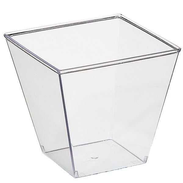 Plastik Prizma Kap 200cc - 15 gr - Plastik Prizma Kap, 7 x 7 x 6,5 cm ebatlarında, 200cc hacminde, ortalama 15 gr ağırlığında, kare tabanlı ve mika/sert plastik şeffaf kasedir.

Kapak ayrı satılmaktadır. Kapaklı kap görseli uyumluluğu göstermek amacıyla kullanılmıştır.

Uyumlu kapak: Kapak siparişi vermek için Prizma Kase PET Kapak 200 cc 50'li.

Aperatif yiyeceklerin sunumunda, kokteyl ve partilerde kullanabileceğiniz şık bir çözümdür. Magnolia gibi porsiyonluk tatlı, salata veya zeytinyağlı sunumları için idealdir.

Uyumlu ürün: Diğer iki farklı ölçüdeki prizma kaplar için Plastik Prizma Kap 60cc ve Plastik Prizma Kap 120cc.